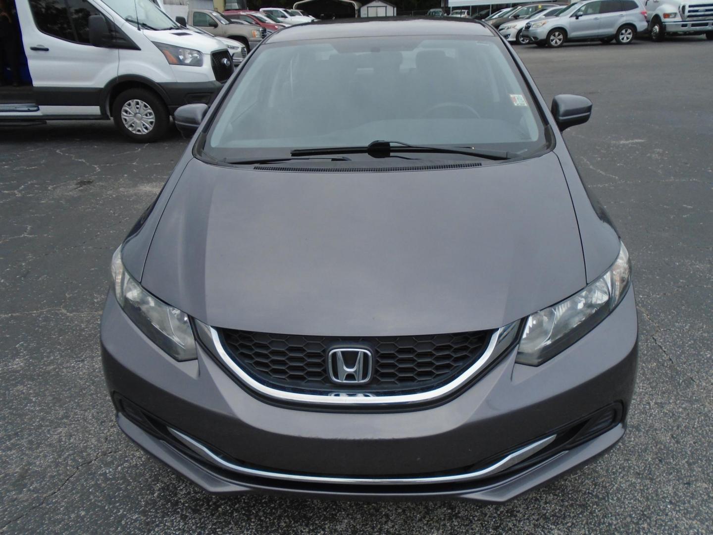 2015 SILVER /Grey Honda Civic SE Sedan CVT (19XFB2F79FE) with an 1.8L L4 SOHC 16V engine, Continuously Variable Transmission transmission, located at 6112 N Florida Avenue, Tampa, FL, 33604, (888) 521-5131, 27.954929, -82.459534 - Just $499 down, plus tax and tag. - Photo#4