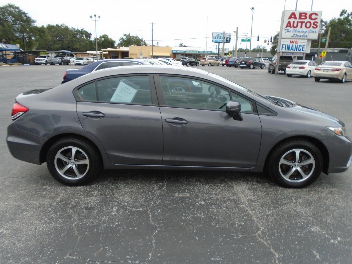 2015 SILVER /Grey Honda Civic SE Sedan CVT (19XFB2F79FE) with an 1.8L L4 SOHC 16V engine, Continuously Variable Transmission transmission, located at 6112 N Florida Avenue, Tampa, FL, 33604, (888) 521-5131, 27.954929, -82.459534 - Just $499 down, plus tax and tag. - Photo#7