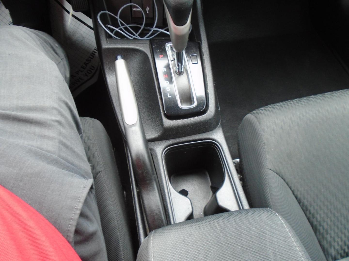 2015 SILVER /Grey Honda Civic SE Sedan CVT (19XFB2F79FE) with an 1.8L L4 SOHC 16V engine, Continuously Variable Transmission transmission, located at 6112 N Florida Avenue, Tampa, FL, 33604, (888) 521-5131, 27.954929, -82.459534 - Just $499 down, plus tax and tag. - Photo#12
