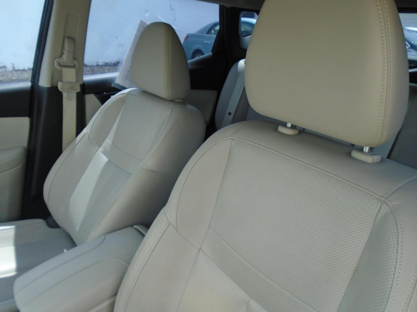 2017 BLACK /Beige Nissan Rogue Sport SL (JN1BJ1CP2HW) with an 2.0L L4 DOHC 16V engine, CVT transmission, located at 6112 N Florida Avenue, Tampa, FL, 33604, (888) 521-5131, 27.954929, -82.459534 - Just $499 down, plus tax and tag. - Photo#13