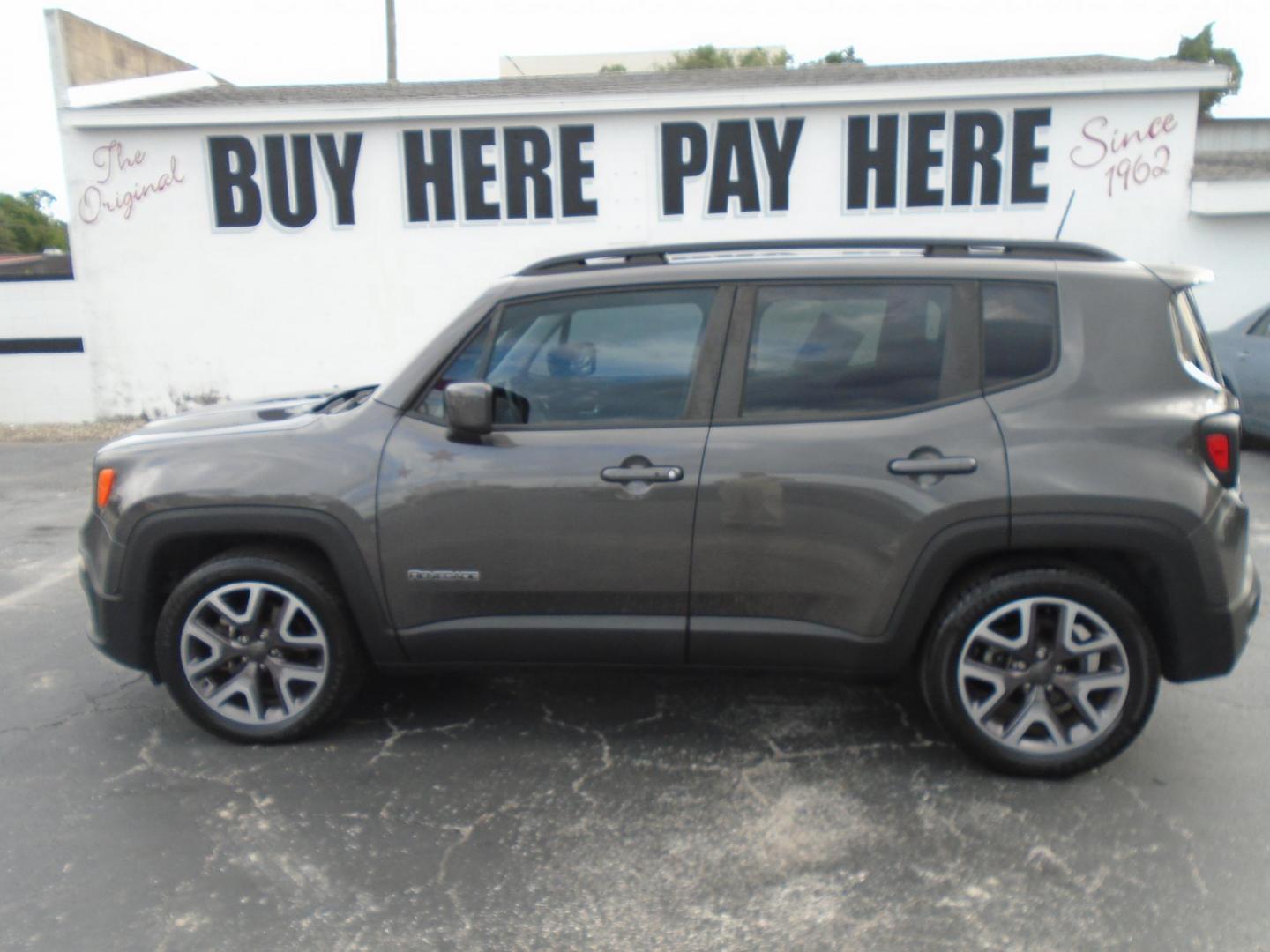2018 GRAY /Grey Jeep Renegade Latitude FWD (ZACCJABB2JP) with an 2.4L L4 DOHC 16V engine, 6M transmission, located at 6112 N Florida Avenue, Tampa, FL, 33604, (888) 521-5131, 27.954929, -82.459534 - $499 down, plus tax & tag. - Photo#0