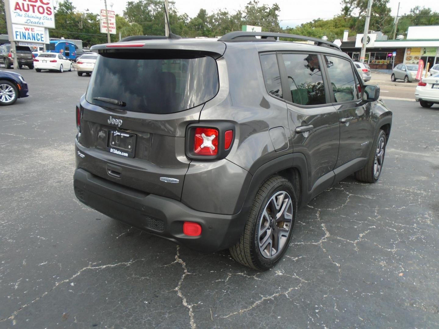 2018 GRAY /Grey Jeep Renegade Latitude FWD (ZACCJABB2JP) with an 2.4L L4 DOHC 16V engine, 6M transmission, located at 6112 N Florida Avenue, Tampa, FL, 33604, (888) 521-5131, 27.954929, -82.459534 - $499 down, plus tax & tag. - Photo#5