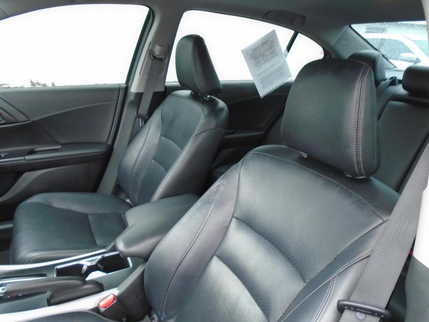 2013 GRAY /BLACK Honda Accord EX-L V6 Sedan AT (1HGCR3F88DA) with an 3.5L V6 SOHC 24V engine, 6-Speed Automatic transmission, located at 6112 N Florida Avenue, Tampa, FL, 33604, (888) 521-5131, 27.954929, -82.459534 - 499$ down plus tax & tag. - Photo#11