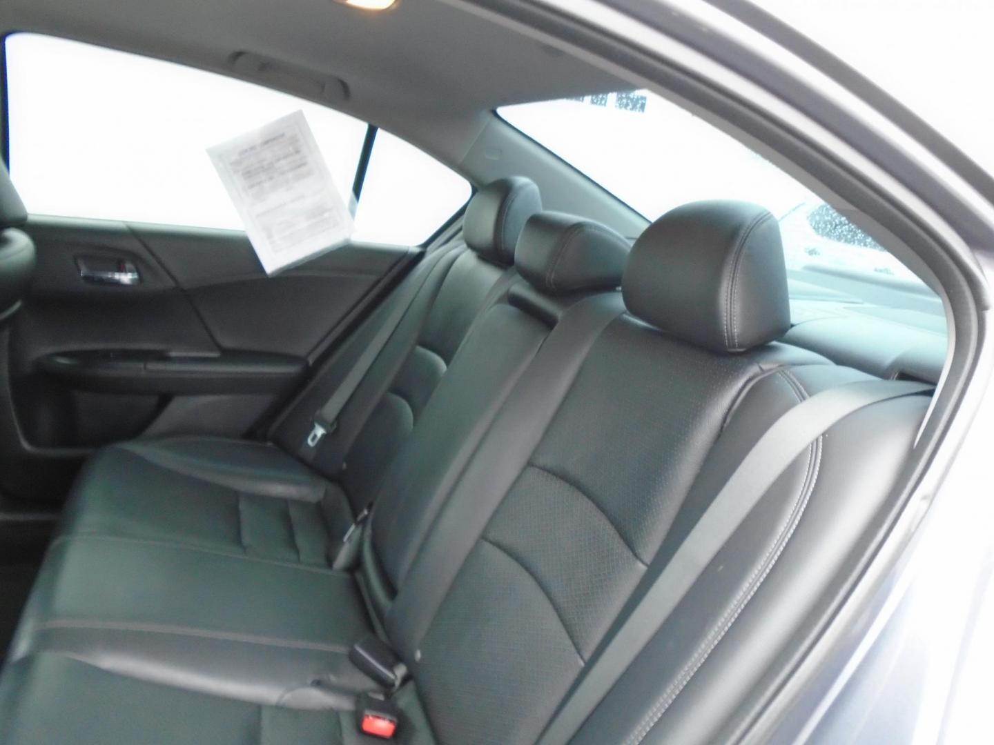 2013 GRAY /BLACK Honda Accord EX-L V6 Sedan AT (1HGCR3F88DA) with an 3.5L V6 SOHC 24V engine, 6-Speed Automatic transmission, located at 6112 N Florida Avenue, Tampa, FL, 33604, (888) 521-5131, 27.954929, -82.459534 - 499$ down plus tax & tag. - Photo#12