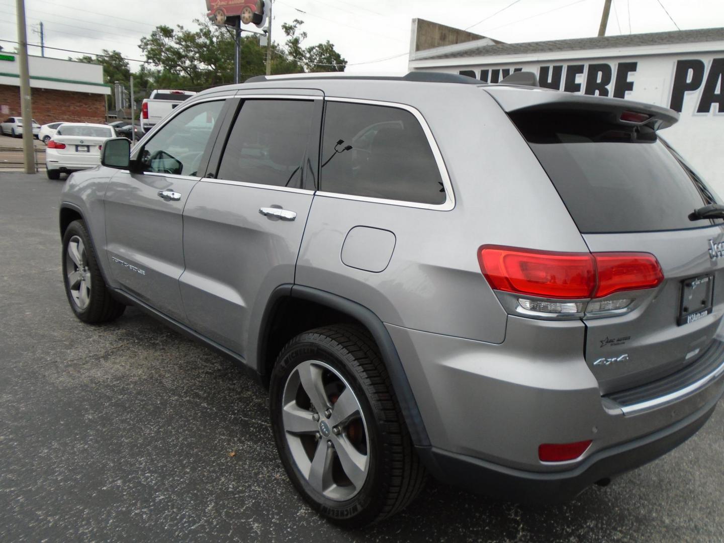 2014 SILVER /Black Jeep Grand Cherokee Limited 4WD (1C4RJFBG5EC) with an 3.6L V6 DOHC 24V engine, 5-Speed Automatic transmission, located at 6112 N Florida Avenue, Tampa, FL, 33604, (888) 521-5131, 27.954929, -82.459534 - 499$ down plus tax & tag. - Photo#13