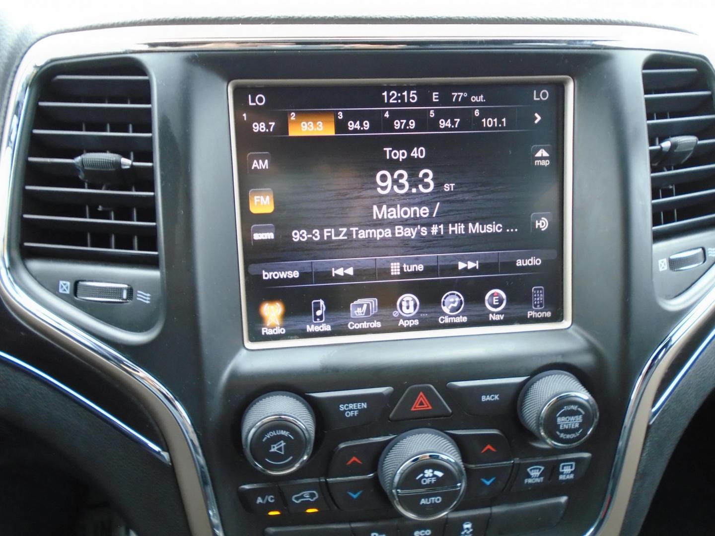 2014 SILVER /Black Jeep Grand Cherokee Limited 4WD (1C4RJFBG5EC) with an 3.6L V6 DOHC 24V engine, 5-Speed Automatic transmission, located at 6112 N Florida Avenue, Tampa, FL, 33604, (888) 521-5131, 27.954929, -82.459534 - 499$ down plus tax & tag. - Photo#15
