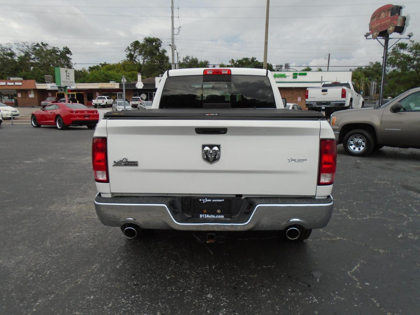 2015 White /GREY RAM 1500 SLT Quad Cab 2WD (1C6RR6GT8FS) with an 5.7L V8 OHV 16V engine, 6-Speed Automatic transmission, located at 6112 N Florida Avenue, Tampa, FL, 33604, (888) 521-5131, 27.954929, -82.459534 - 499$ down plus tax & tag. - Photo#4