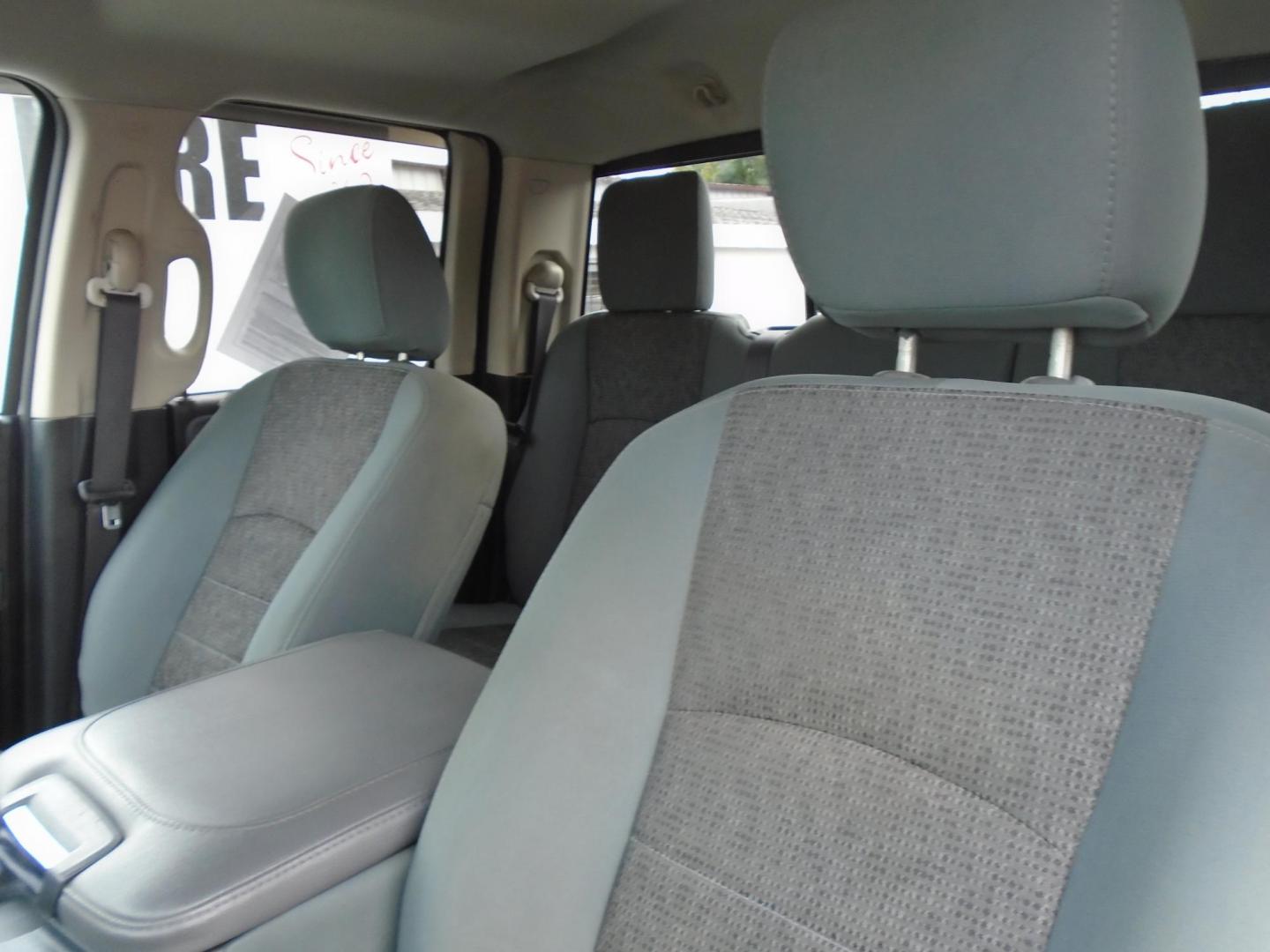 2015 White /GREY RAM 1500 SLT Quad Cab 2WD (1C6RR6GT8FS) with an 5.7L V8 OHV 16V engine, 6-Speed Automatic transmission, located at 6112 N Florida Avenue, Tampa, FL, 33604, (888) 521-5131, 27.954929, -82.459534 - $499 down plus tax & tag.- Photo#12