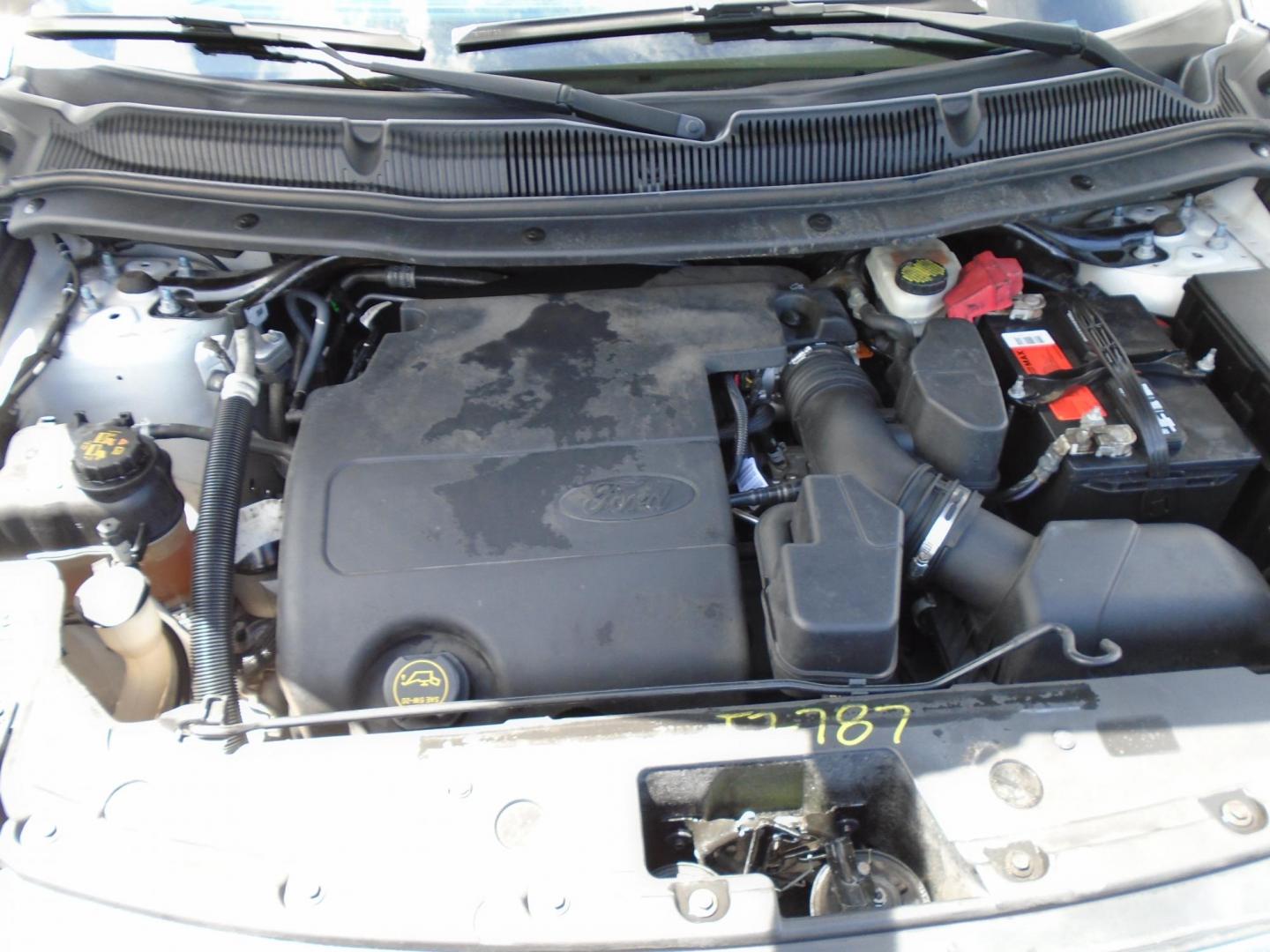 2017 GRAY /BLACK & WHITE Ford Explorer XLT FWD (1FM5K7D83HG) with an 3.5L V6 DOHC 24V engine, 6A transmission, located at 6112 N Florida Avenue, Tampa, FL, 33604, (888) 521-5131, 27.954929, -82.459534 - 499$ Down plus tax & tag. - Photo#17