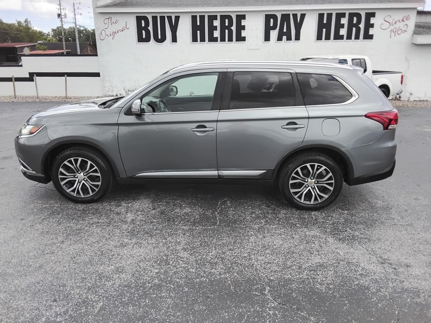 2018 Mitsubishi Outlander SEL FWD's photo