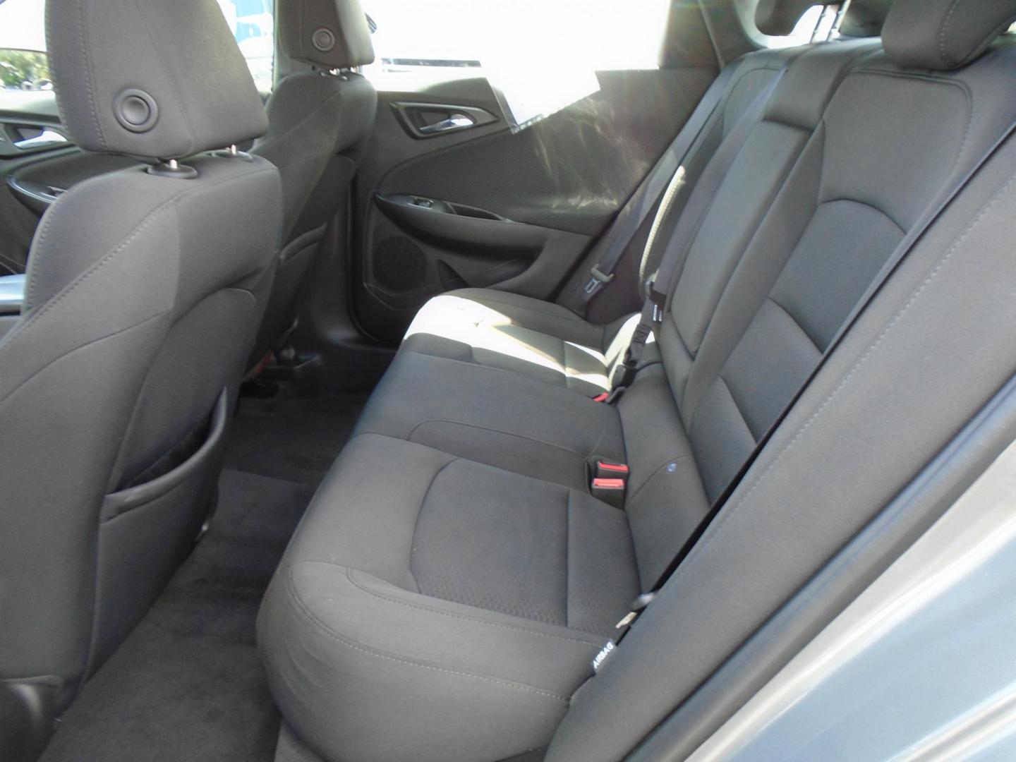 2018 BROWN /Black Chevrolet Malibu LT (1G1ZD5ST4JF) with an 1.5L L4 DOHC 16V engine, 6A transmission, located at 6112 N Florida Avenue, Tampa, FL, 33604, (888) 521-5131, 27.954929, -82.459534 - 499$ down plus tax & tag. - Photo#10