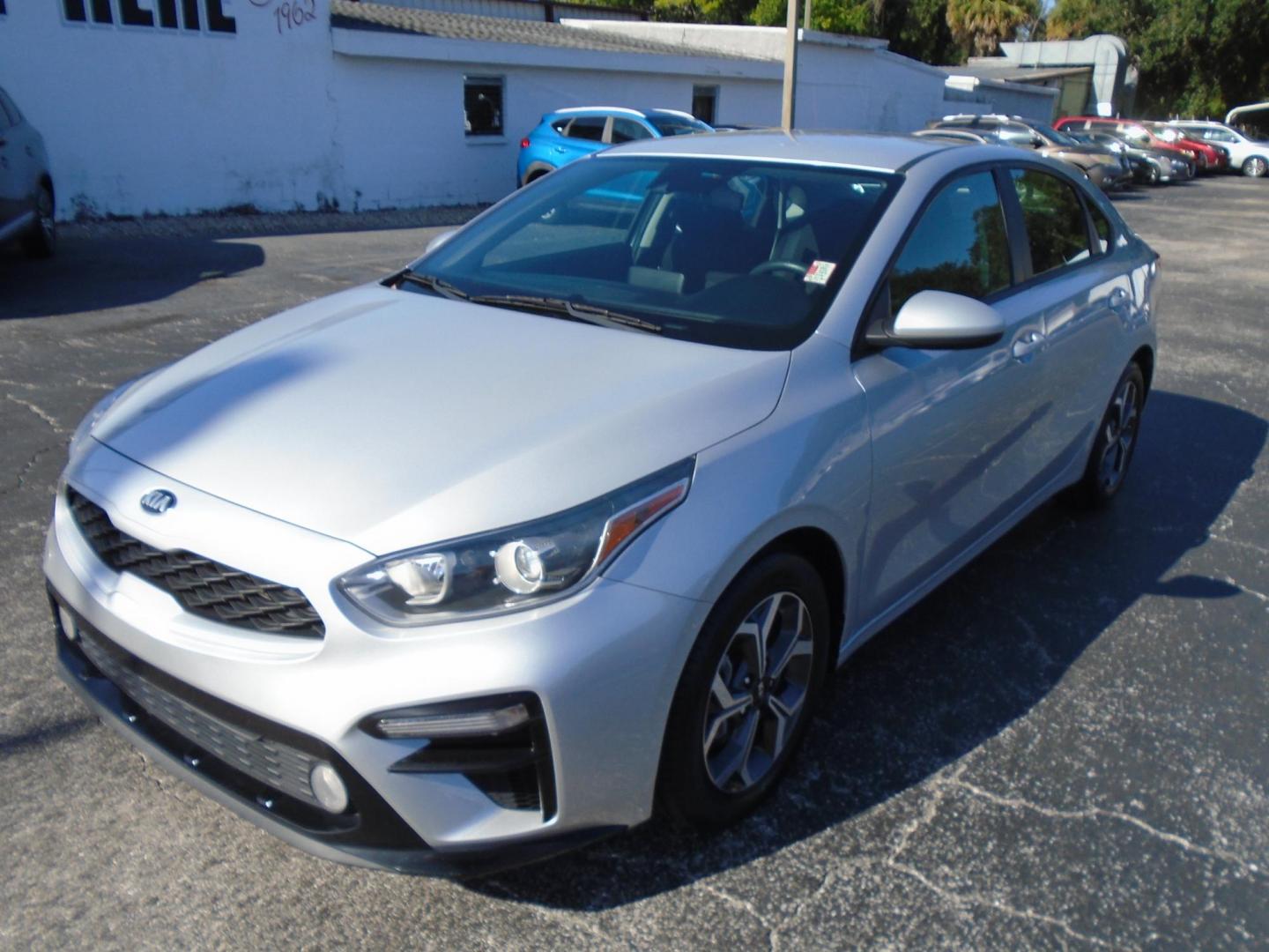 2021 GRAY /Black Kia Forte FE (3KPF24AD0ME) with an 2.0L L4 DOHC 16V engine, CVT transmission, located at 6112 N Florida Avenue, Tampa, FL, 33604, (888) 521-5131, 27.954929, -82.459534 - 499$ down plus tax & tag. - Photo#2