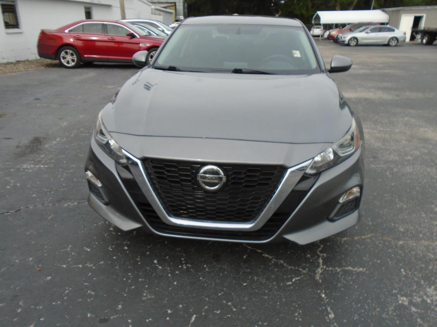 2019 GRAY /Grey Nissan Altima 2.5 S (1N4BL4BVXKC) with an 2.5L L4 DOHC 16V engine, CVT transmission, located at 6112 N Florida Avenue, Tampa, FL, 33604, (888) 521-5131, 27.954929, -82.459534 - 499$ DOWN PLUS TAX & TAG. - Photo#1
