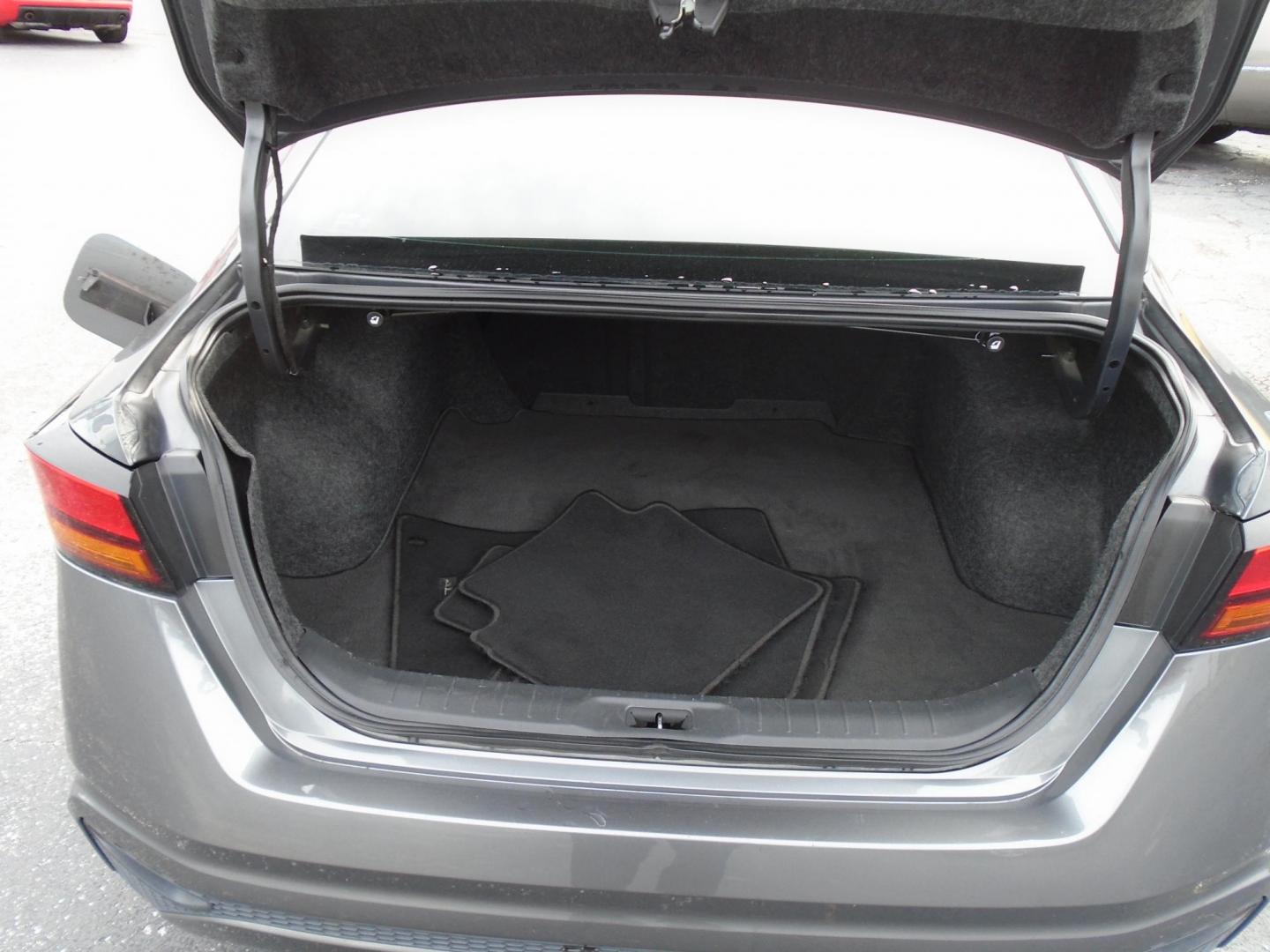 2019 GRAY /Grey Nissan Altima 2.5 S (1N4BL4BVXKC) with an 2.5L L4 DOHC 16V engine, CVT transmission, located at 6112 N Florida Avenue, Tampa, FL, 33604, (888) 521-5131, 27.954929, -82.459534 - 499$ DOWN PLUS TAX & TAG. - Photo#7
