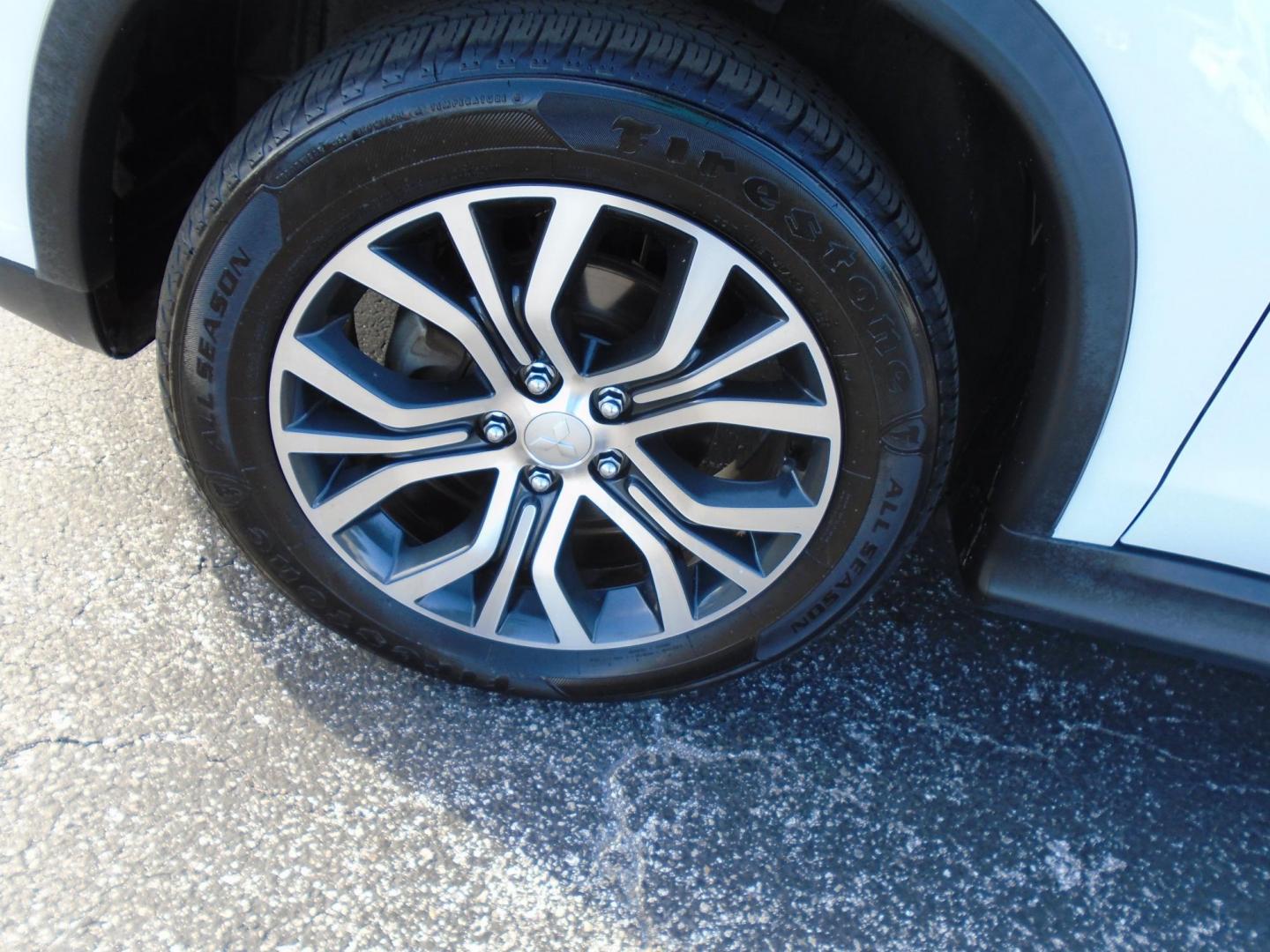 2018 White /Grey Mitsubishi Outlander Sport 2.0 ES CVT (JA4AP3AU1JU) with an 2.0L L4 DOHC 16V engine, CVT transmission, located at 6112 N Florida Avenue, Tampa, FL, 33604, (888) 521-5131, 27.954929, -82.459534 - 499$ DOWN PLUS TAX & TAG. - Photo#14