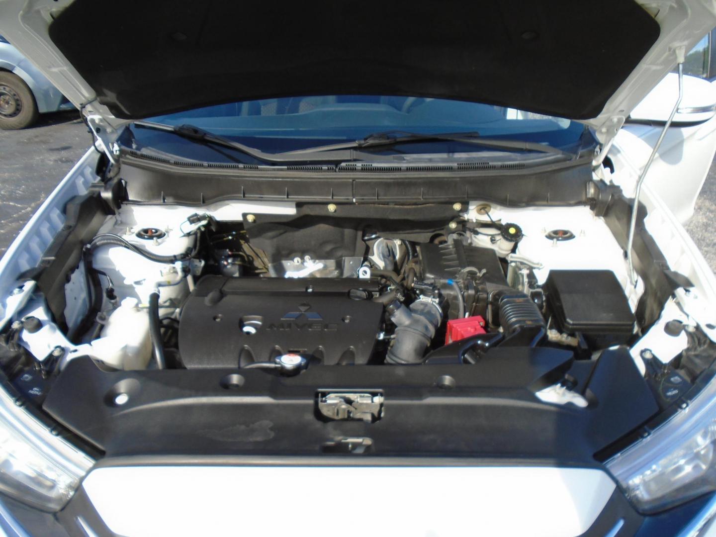 2018 White /Grey Mitsubishi Outlander Sport 2.0 ES CVT (JA4AP3AU1JU) with an 2.0L L4 DOHC 16V engine, CVT transmission, located at 6112 N Florida Avenue, Tampa, FL, 33604, (888) 521-5131, 27.954929, -82.459534 - 499$ DOWN PLUS TAX & TAG. - Photo#15