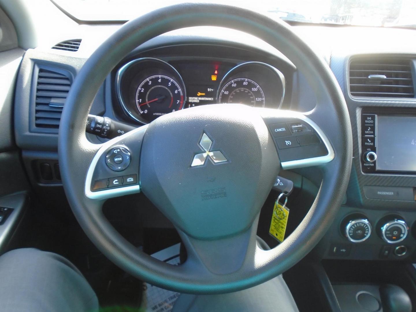 2018 White /Grey Mitsubishi Outlander Sport 2.0 ES CVT (JA4AP3AU1JU) with an 2.0L L4 DOHC 16V engine, CVT transmission, located at 6112 N Florida Avenue, Tampa, FL, 33604, (888) 521-5131, 27.954929, -82.459534 - 499$ DOWN PLUS TAX & TAG. - Photo#8