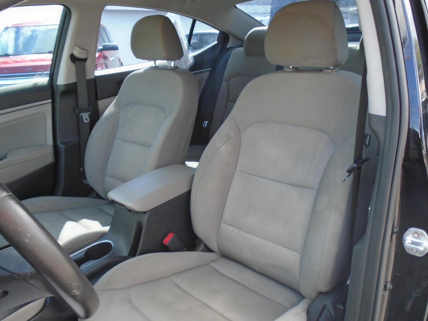 2018 BLACK /Beige Hyundai Elantra Limited (5NPD84LF5JH) with an 1.8L L4 DOHC 16V engine, 6A transmission, located at 6112 N Florida Avenue, Tampa, FL, 33604, (888) 521-5131, 27.954929, -82.459534 - 499$ down plus tax & tag. - Photo#8