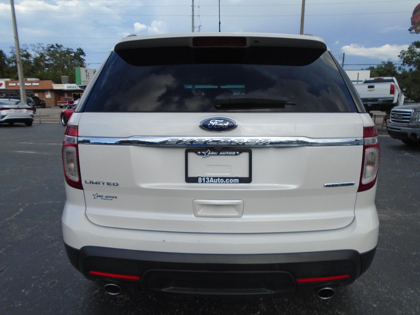 2015 White /Beige Ford Explorer Limited FWD (1FM5K7F80FG) with an 3.5L V6 DOHC 24V engine, 6-Speed Automatic transmission, located at 6112 N Florida Avenue, Tampa, FL, 33604, (888) 521-5131, 27.954929, -82.459534 - 499$ down plus tax & tag. - Photo#12