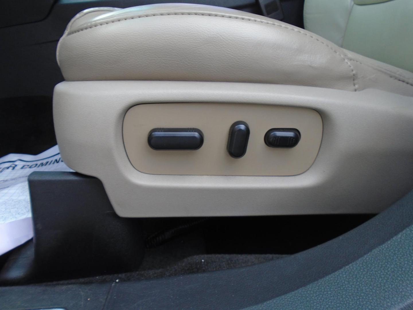 2015 White /Beige Ford Explorer Limited FWD (1FM5K7F80FG) with an 3.5L V6 DOHC 24V engine, 6-Speed Automatic transmission, located at 6112 N Florida Avenue, Tampa, FL, 33604, (888) 521-5131, 27.954929, -82.459534 - 499$ down plus tax & tag. - Photo#15