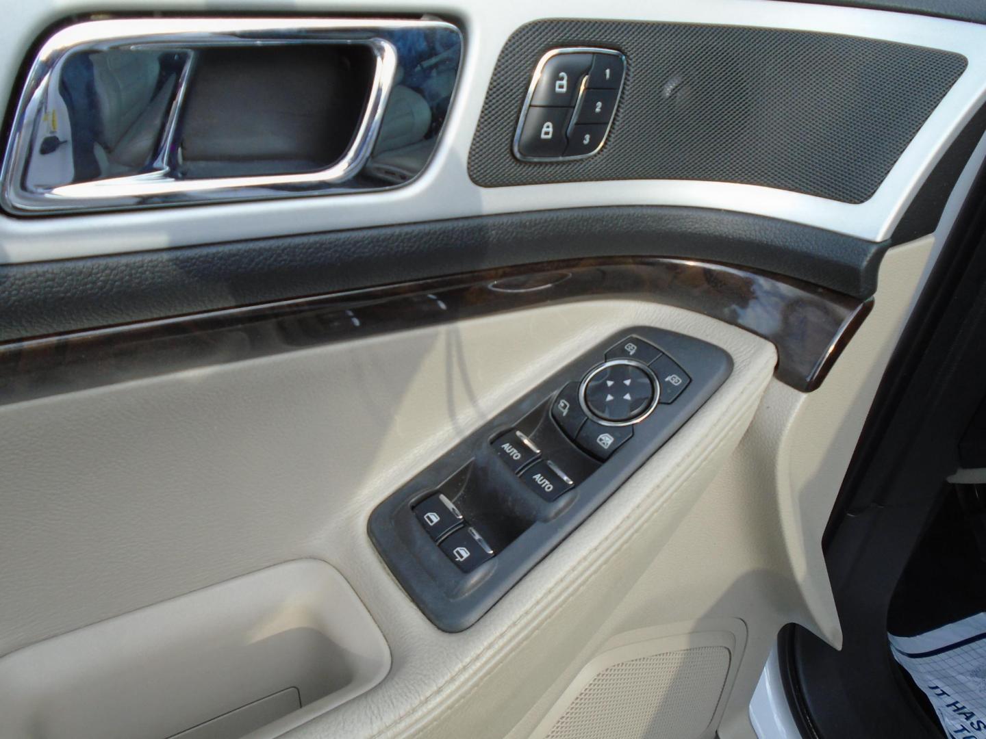 2015 White /Beige Ford Explorer Limited FWD (1FM5K7F80FG) with an 3.5L V6 DOHC 24V engine, 6-Speed Automatic transmission, located at 6112 N Florida Avenue, Tampa, FL, 33604, (888) 521-5131, 27.954929, -82.459534 - 499$ down plus tax & tag. - Photo#14