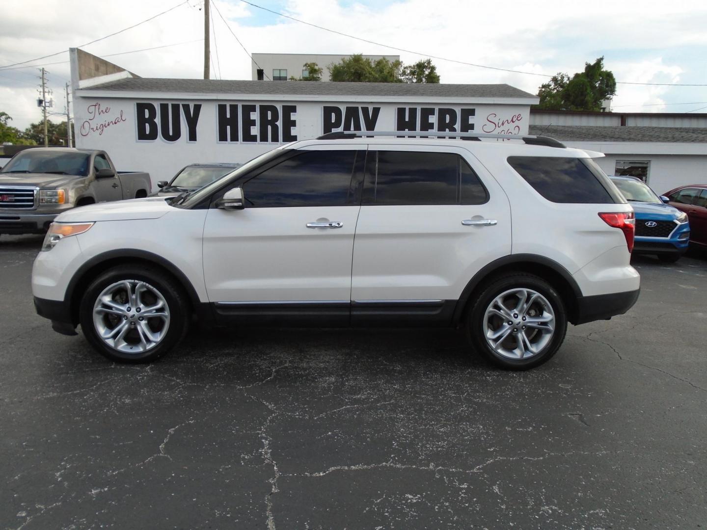2015 White /Beige Ford Explorer Limited FWD (1FM5K7F80FG) with an 3.5L V6 DOHC 24V engine, 6-Speed Automatic transmission, located at 6112 N Florida Avenue, Tampa, FL, 33604, (888) 521-5131, 27.954929, -82.459534 - 499$ down plus tax & tag. - Photo#0