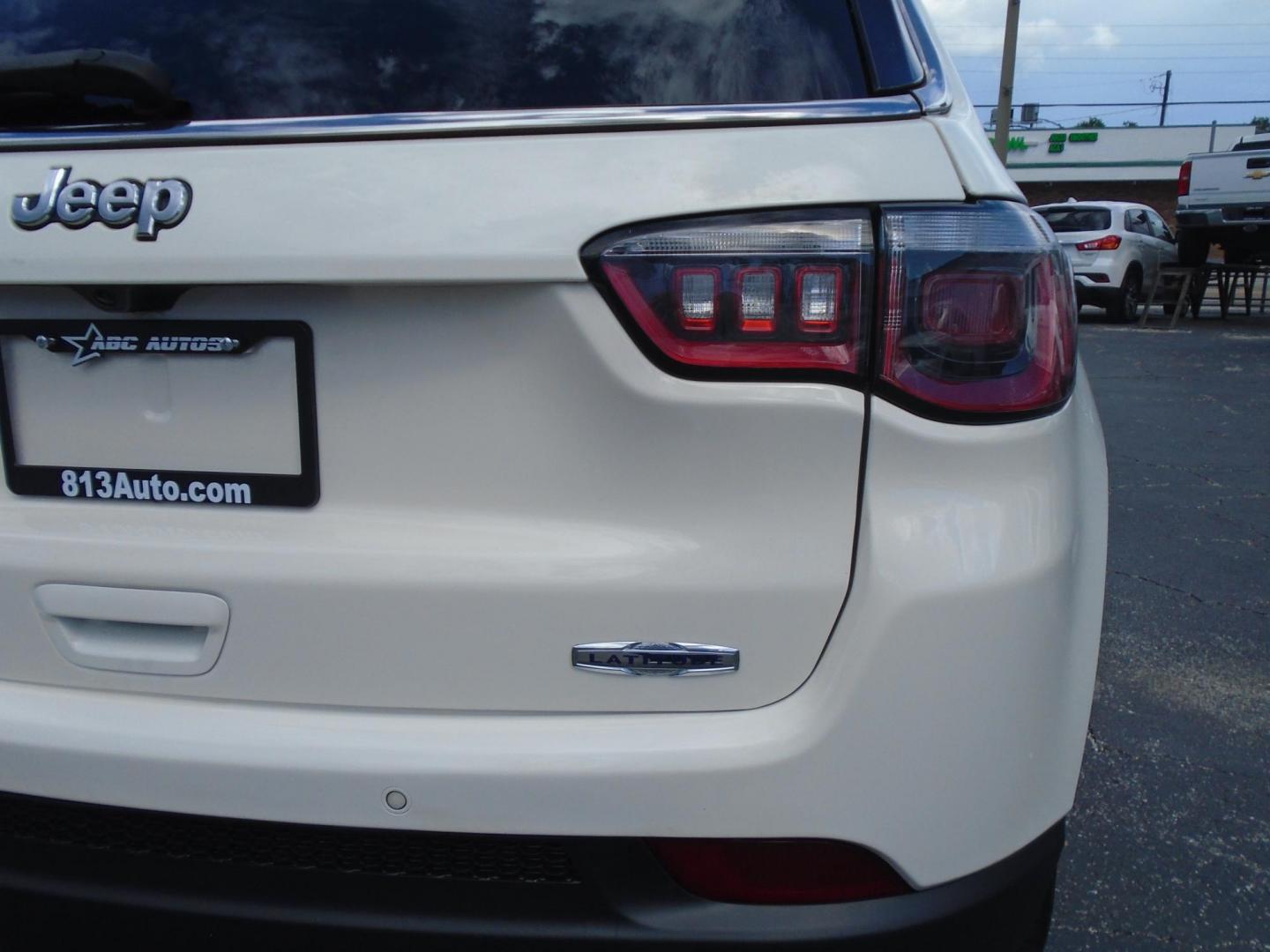 2017 White /WHITE & BLACK Jeep Compass Sport FWD (3C4NJCBB3HT) with an 2.4L L4 DOHC 16V engine, located at 6112 N Florida Avenue, Tampa, FL, 33604, (888) 521-5131, 27.954929, -82.459534 - 499$ DOWN PLUS TAX & TAG. - Photo#8