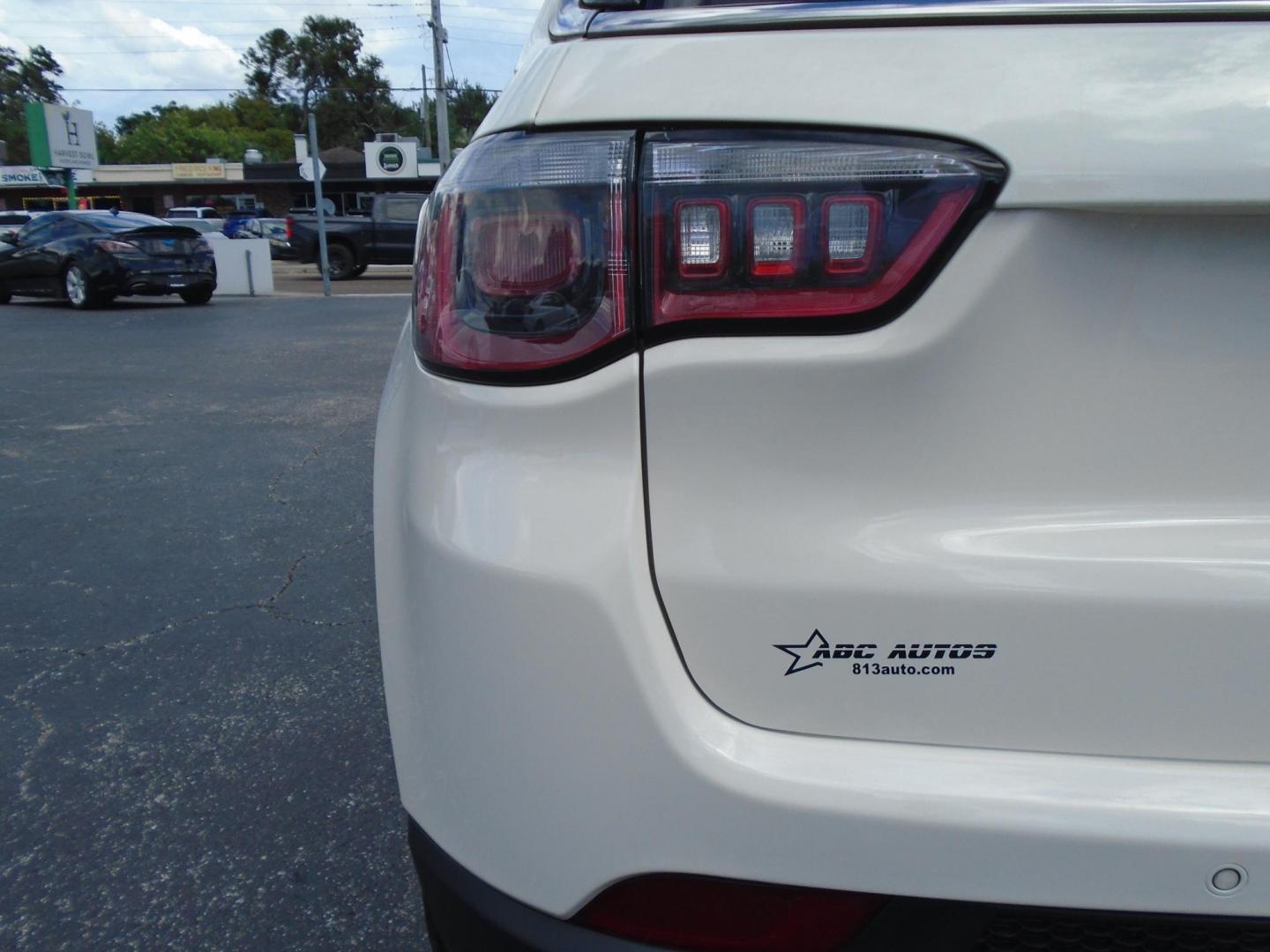 2017 White /WHITE & BLACK Jeep Compass Sport FWD (3C4NJCBB3HT) with an 2.4L L4 DOHC 16V engine, located at 6112 N Florida Avenue, Tampa, FL, 33604, (888) 521-5131, 27.954929, -82.459534 - 499$ DOWN PLUS TAX & TAG. - Photo#7