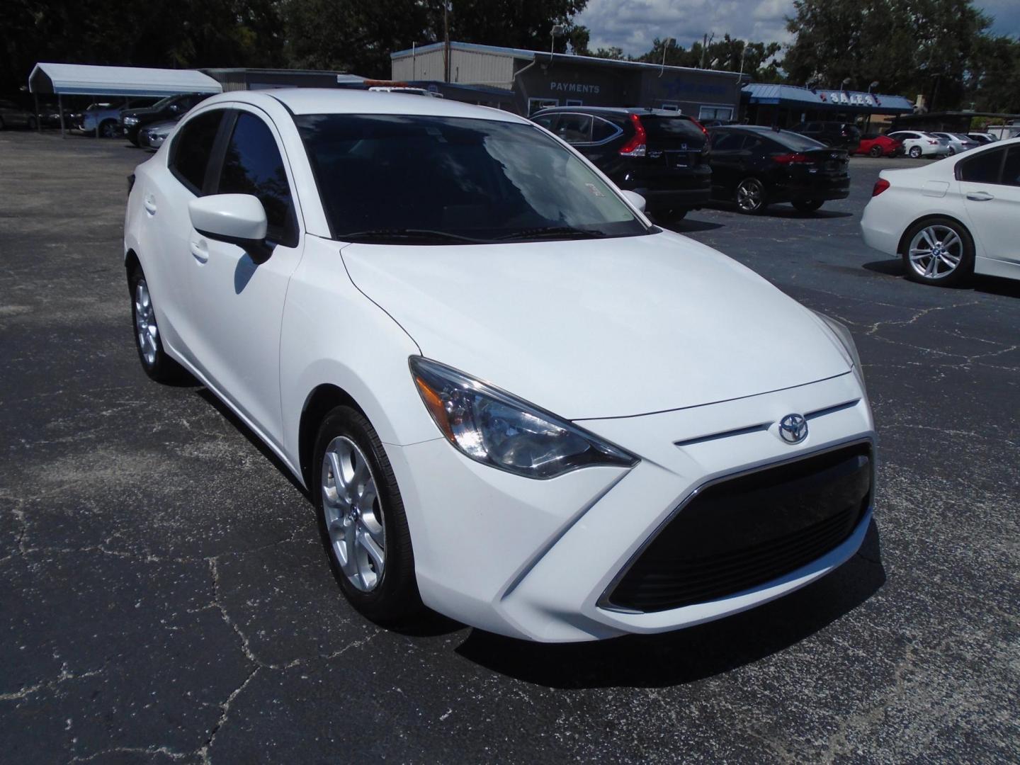 2017 White /Grey & blue Scion Yaris iA 6M (3MYDLBYV1HY) with an 1.5L L4 DOHC 16V engine, 6M transmission, located at 6112 N Florida Avenue, Tampa, FL, 33604, (888) 521-5131, 27.954929, -82.459534 - 499$ down plus tax & tag. - Photo#3