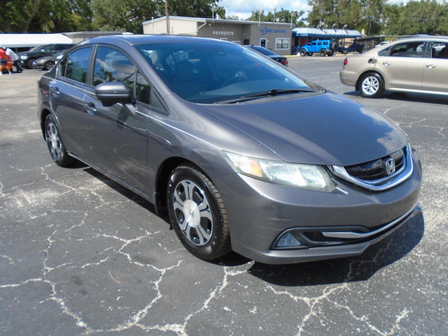 2015 GRAY /Beige Honda Civic Hybrid CVT (19XFB4F29FE) with an 1.5L L4 SOHC 8V HYBRID engine, CVT transmission, located at 6112 N Florida Avenue, Tampa, FL, 33604, (888) 521-5131, 27.954929, -82.459534 - 499$ down plus tax & tag. - Photo#3