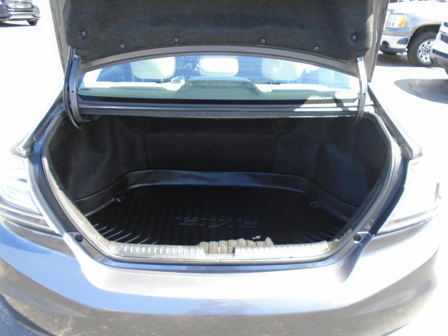 2015 GRAY /Beige Honda Civic Hybrid CVT (19XFB4F29FE) with an 1.5L L4 SOHC 8V HYBRID engine, CVT transmission, located at 6112 N Florida Avenue, Tampa, FL, 33604, (888) 521-5131, 27.954929, -82.459534 - 499$ down plus tax & tag. - Photo#7
