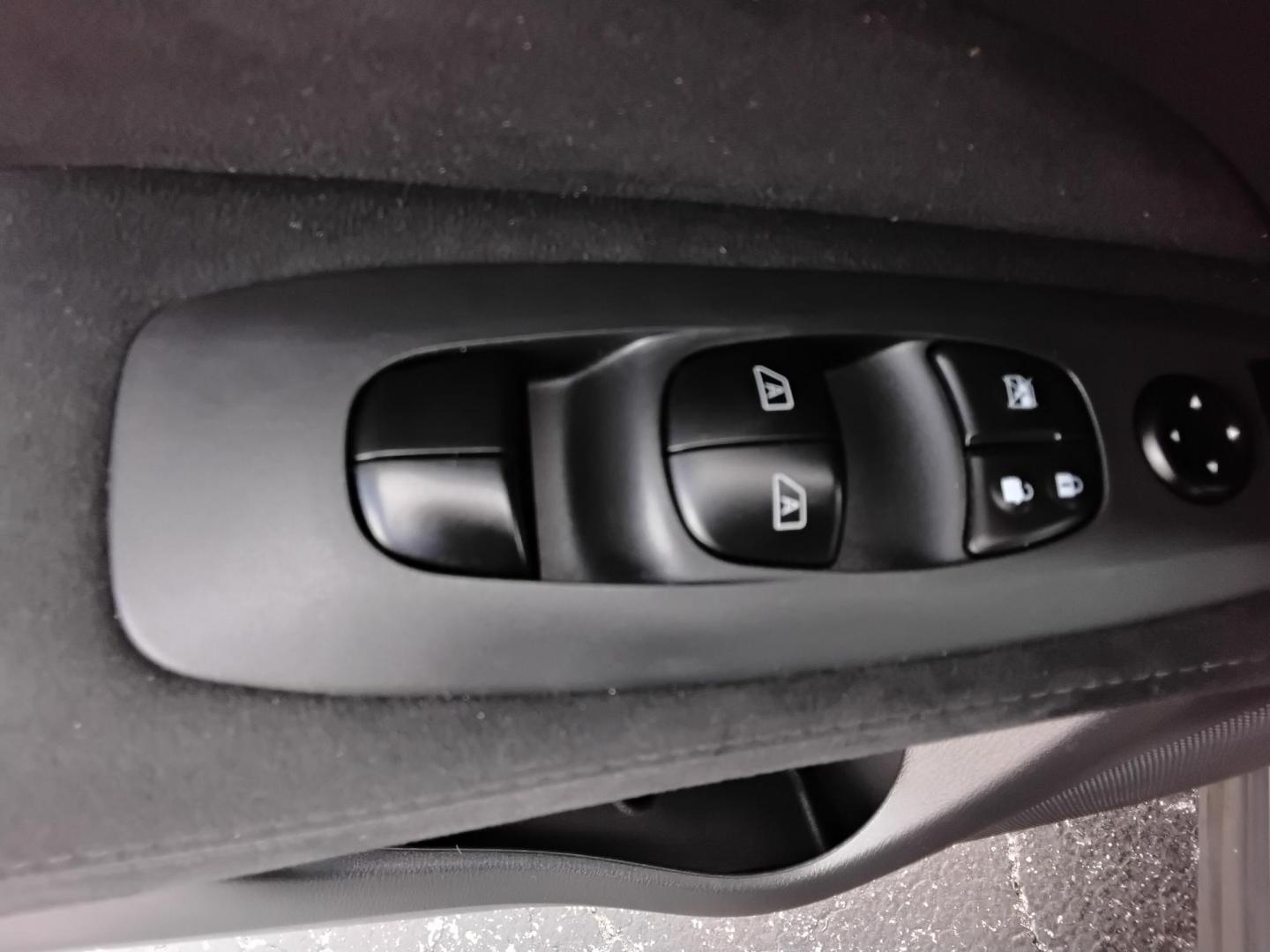 2015 GRAY /Grey Nissan Pathfinder S 2WD (5N1AR2MN1FC) with an 3.5L V6 DOHC 24V engine, Continuously Variable Transmission transmission, located at 6112 N Florida Avenue, Tampa, FL, 33604, (888) 521-5131, 27.954929, -82.459534 - 499$ DOWN PLUS TAX & TAG. - Photo#15