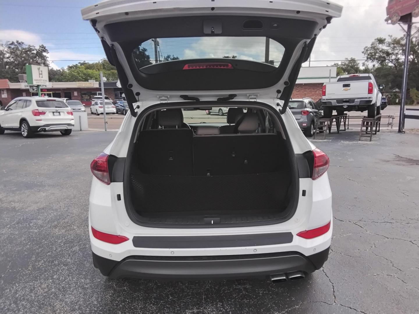 2016 White /Beige Hyundai Tucson Eco (KM8J33A25GU) with an 1.6L L4 DOHC 16V engine, 7A transmission, located at 6112 N Florida Avenue, Tampa, FL, 33604, (888) 521-5131, 27.954929, -82.459534 - 499$ down plus tax & tag. - Photo#9