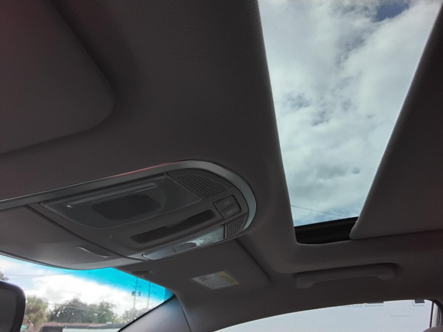 2016 White /Beige Hyundai Tucson Eco (KM8J33A25GU) with an 1.6L L4 DOHC 16V engine, 7A transmission, located at 6112 N Florida Avenue, Tampa, FL, 33604, (888) 521-5131, 27.954929, -82.459534 - 499$ down plus tax & tag. - Photo#18