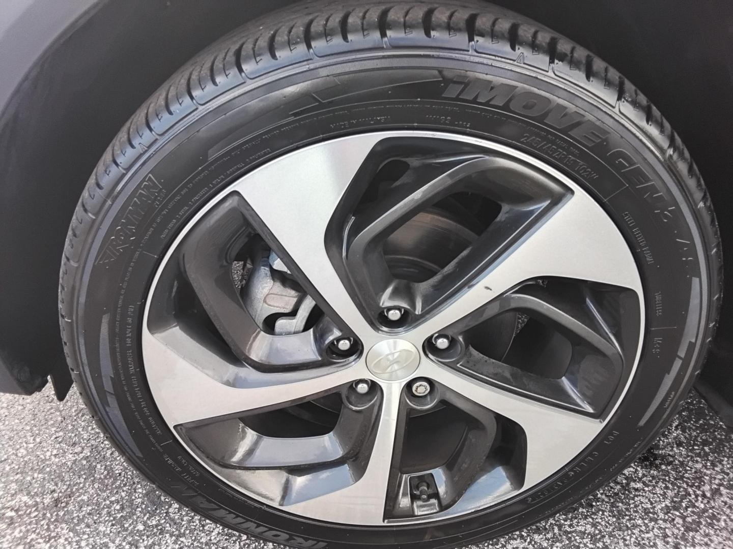 2016 White /Beige Hyundai Tucson Eco (KM8J33A25GU) with an 1.6L L4 DOHC 16V engine, 7A transmission, located at 6112 N Florida Avenue, Tampa, FL, 33604, (888) 521-5131, 27.954929, -82.459534 - 499$ down plus tax & tag. - Photo#20