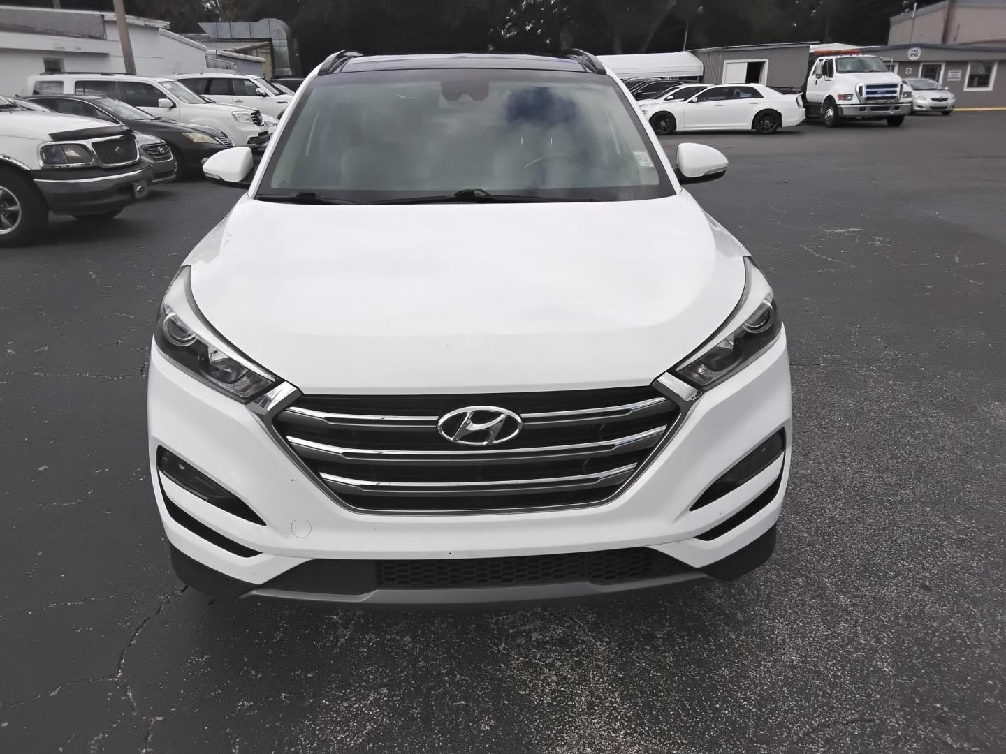 2016 White /Beige Hyundai Tucson Eco (KM8J33A25GU) with an 1.6L L4 DOHC 16V engine, 7A transmission, located at 6112 N Florida Avenue, Tampa, FL, 33604, (888) 521-5131, 27.954929, -82.459534 - 499$ down plus tax & tag. - Photo#3