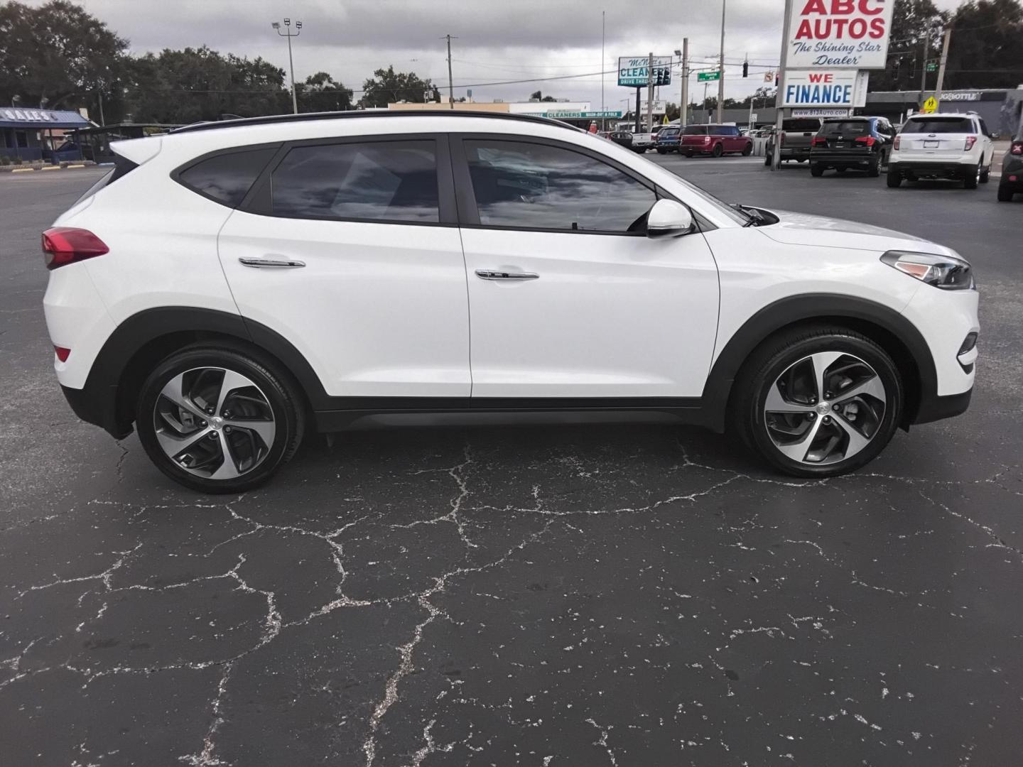 2016 White /Beige Hyundai Tucson Eco (KM8J33A25GU) with an 1.6L L4 DOHC 16V engine, 7A transmission, located at 6112 N Florida Avenue, Tampa, FL, 33604, (888) 521-5131, 27.954929, -82.459534 - 499$ down plus tax & tag. - Photo#2