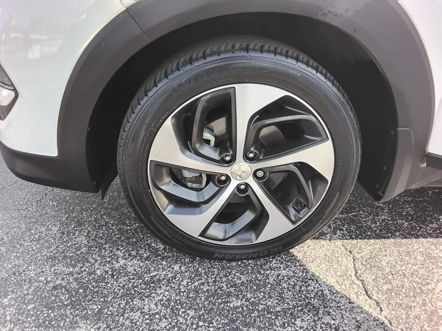 2016 White /Beige Hyundai Tucson Eco (KM8J33A25GU) with an 1.6L L4 DOHC 16V engine, 7A transmission, located at 6112 N Florida Avenue, Tampa, FL, 33604, (888) 521-5131, 27.954929, -82.459534 - 499$ down plus tax & tag. - Photo#10