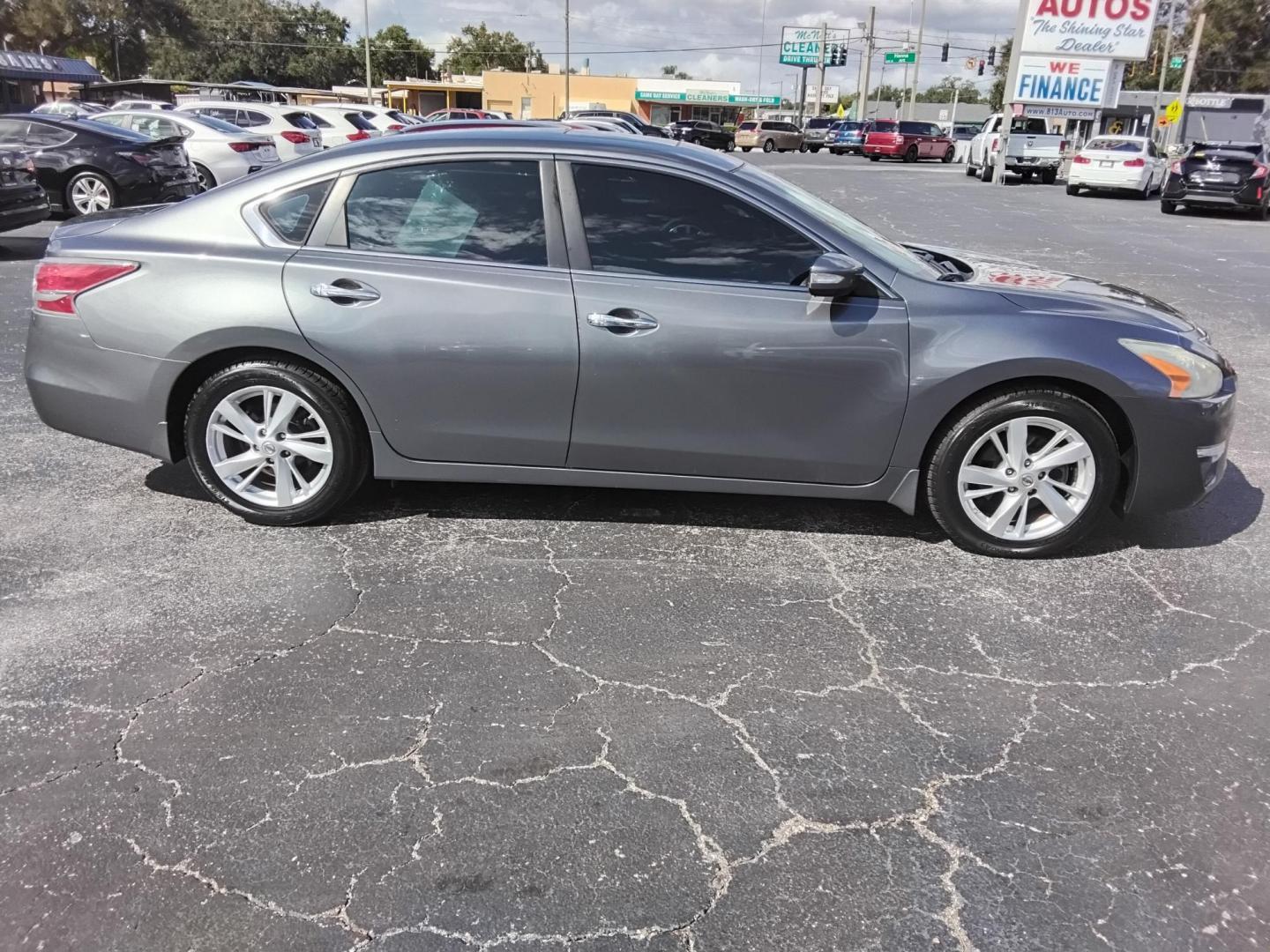 2015 GRAY /Grey Nissan Altima 2.5 S (1N4AL3APXFC) with an 2.5L L4 DOHC 16V engine, Continuously Variable Transmission transmission, located at 6112 N Florida Avenue, Tampa, FL, 33604, (888) 521-5131, 27.954929, -82.459534 - 499$ down plus tax & tag. - Photo#5