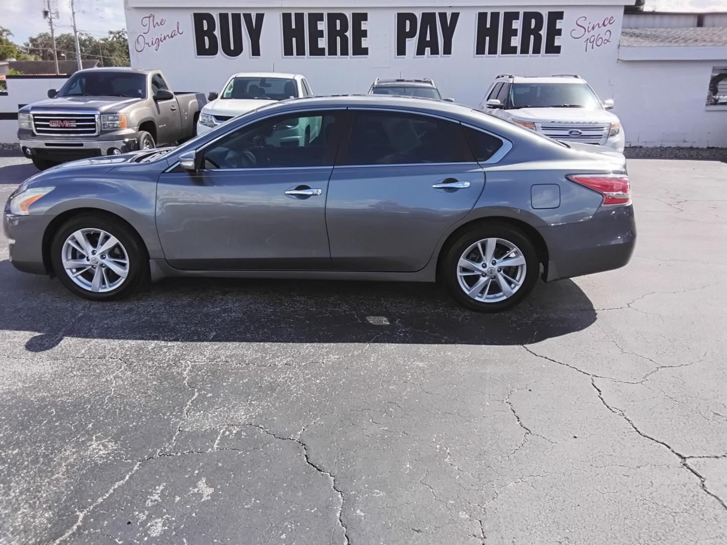 2015 GRAY /Grey Nissan Altima 2.5 S (1N4AL3APXFC) with an 2.5L L4 DOHC 16V engine, Continuously Variable Transmission transmission, located at 6112 N Florida Avenue, Tampa, FL, 33604, (888) 521-5131, 27.954929, -82.459534 - 499$ down plus tax & tag. - Photo#0
