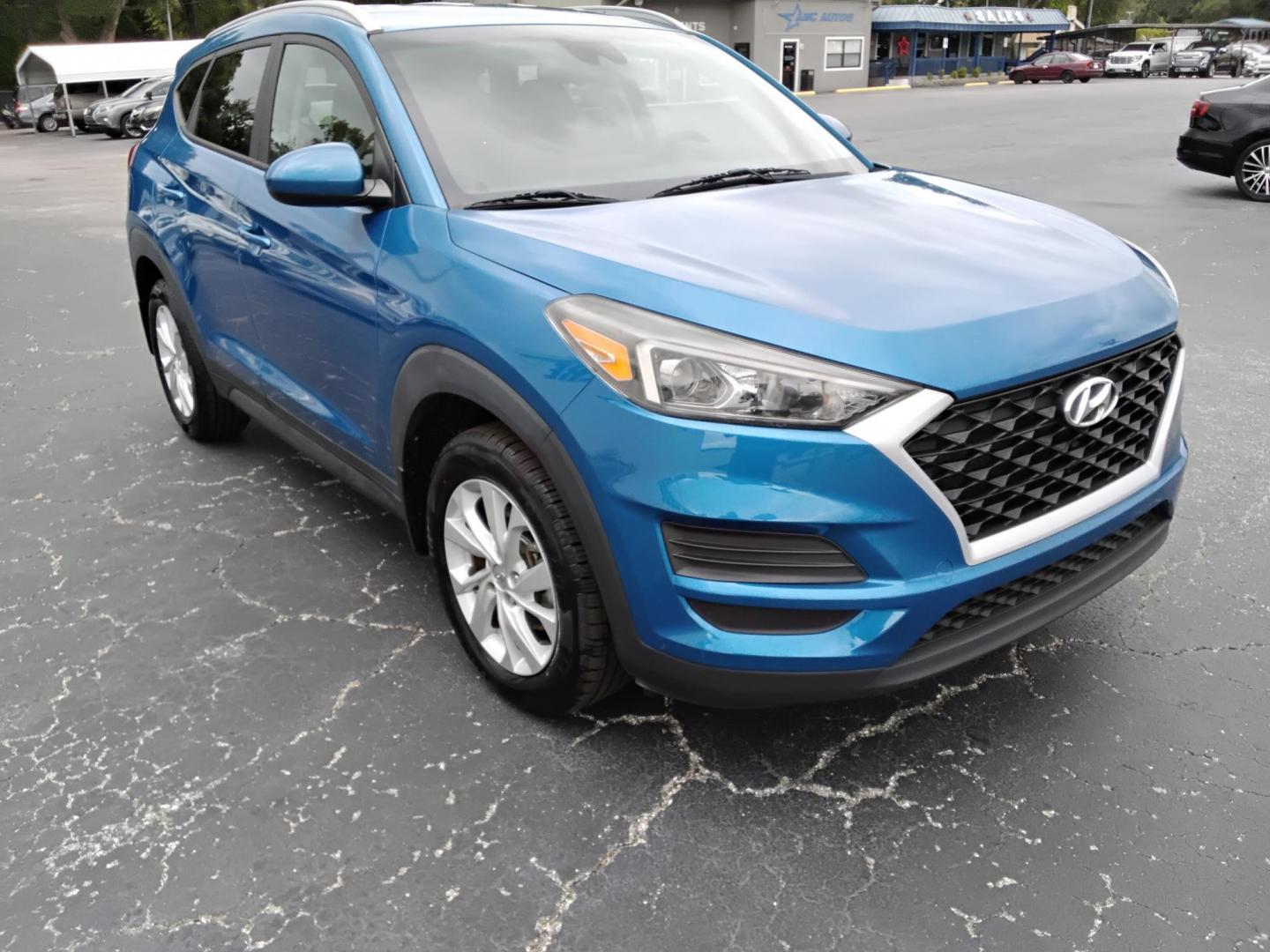 2020 Hyundai Tucson Value (KM8J33A43LU) with an 2.0L L4 DOHC 16V engine, 6A transmission, located at 6112 N Florida Avenue, Tampa, FL, 33604, (888) 521-5131, 27.954929, -82.459534 - 499$ down plus tax & tag. - Photo#2