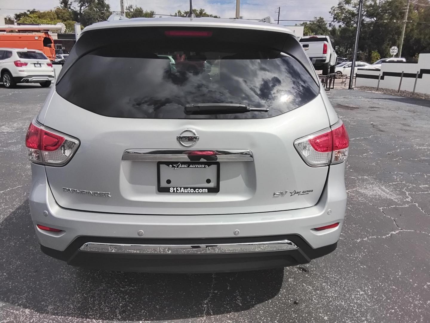 2016 SILVER /Grey Nissan Pathfinder S 2WD (5N1AR2MN9GC) with an 3.5L V6 DOHC 24V engine, CVT transmission, located at 6112 N Florida Avenue, Tampa, FL, 33604, (888) 521-5131, 27.954929, -82.459534 - 499$ down plus tax & tag. - Photo#8