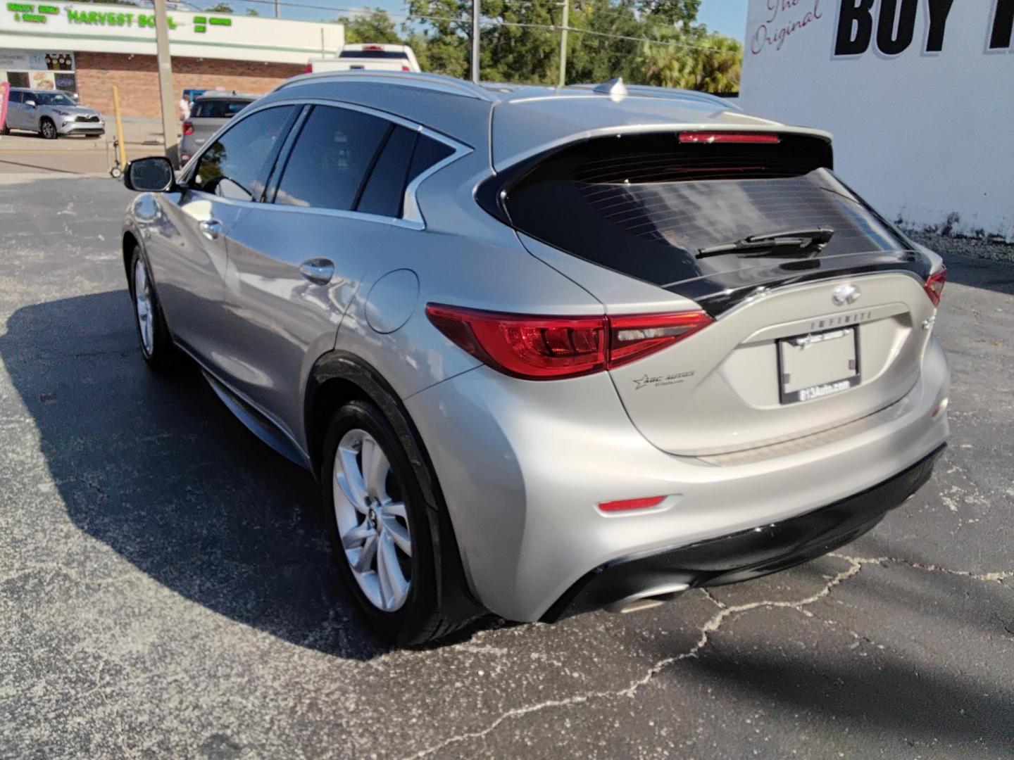 2018 SILVER /Black Infiniti QX30 Luxury (SJKCH5CPXJA) with an 2.0L L4 DOHC 16V engine, 7A transmission, located at 6112 N Florida Avenue, Tampa, FL, 33604, (888) 521-5131, 27.954929, -82.459534 - 499$ down plus tax & tag - Photo#4