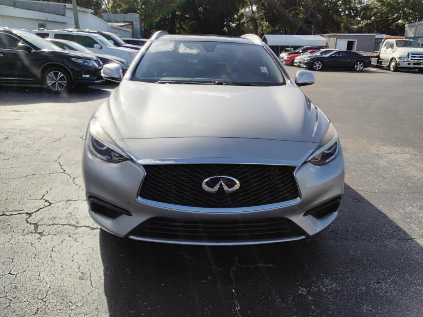 2018 SILVER /Black Infiniti QX30 Luxury (SJKCH5CPXJA) with an 2.0L L4 DOHC 16V engine, 7A transmission, located at 6112 N Florida Avenue, Tampa, FL, 33604, (888) 521-5131, 27.954929, -82.459534 - 499$ down plus tax & tag - Photo#3