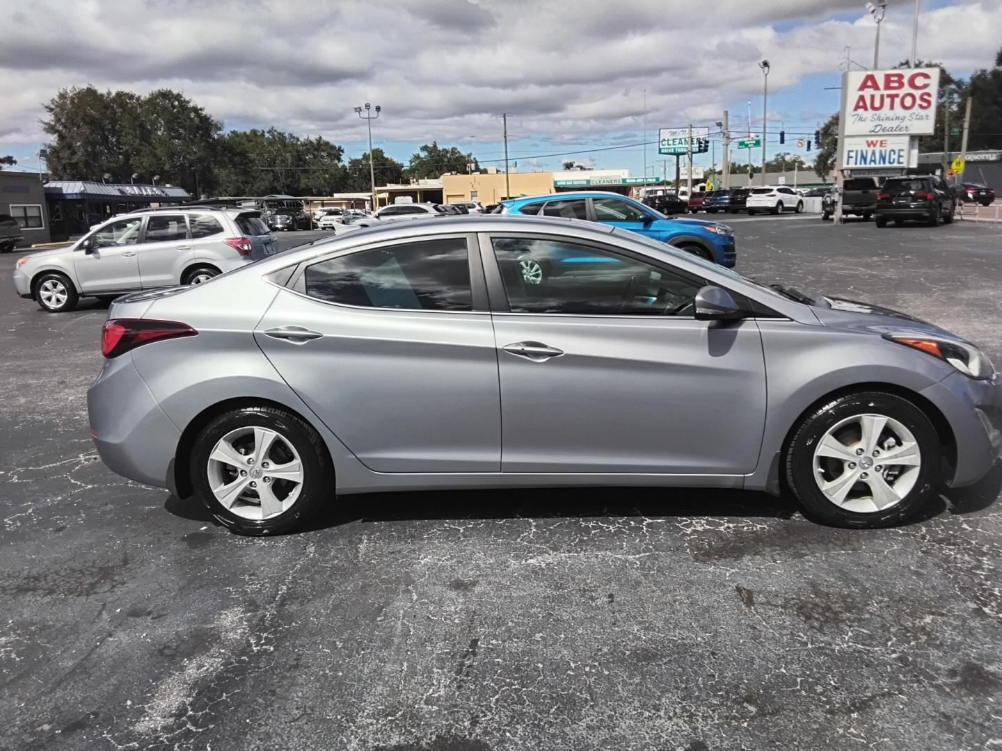 2016 SILVER /Grey Hyundai Elantra Limited (5NPDH4AE3GH) with an 1.8L L4 DOHC 16V engine, 6-Speed Automatic transmission, located at 6112 N Florida Avenue, Tampa, FL, 33604, (888) 521-5131, 27.954929, -82.459534 - 499$ DOWN PLUS TAX & TAG. - Photo#1