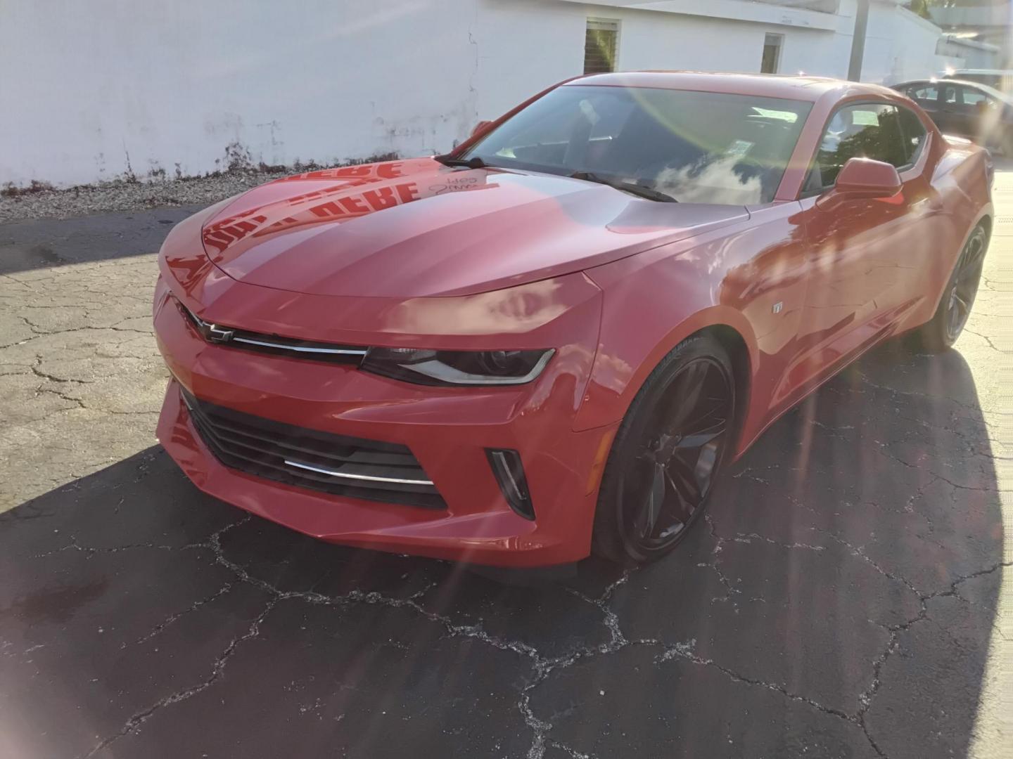 2018 RED /Grey Chevrolet Camaro 1LT Coupe (1G1FB1RS1J0) with an 3.6L V6 DOHC 24V engine, 6A transmission, located at 6112 N Florida Avenue, Tampa, FL, 33604, (888) 521-5131, 27.954929, -82.459534 - 499$ DOWN PLUS TAX & TAG. - Photo#2