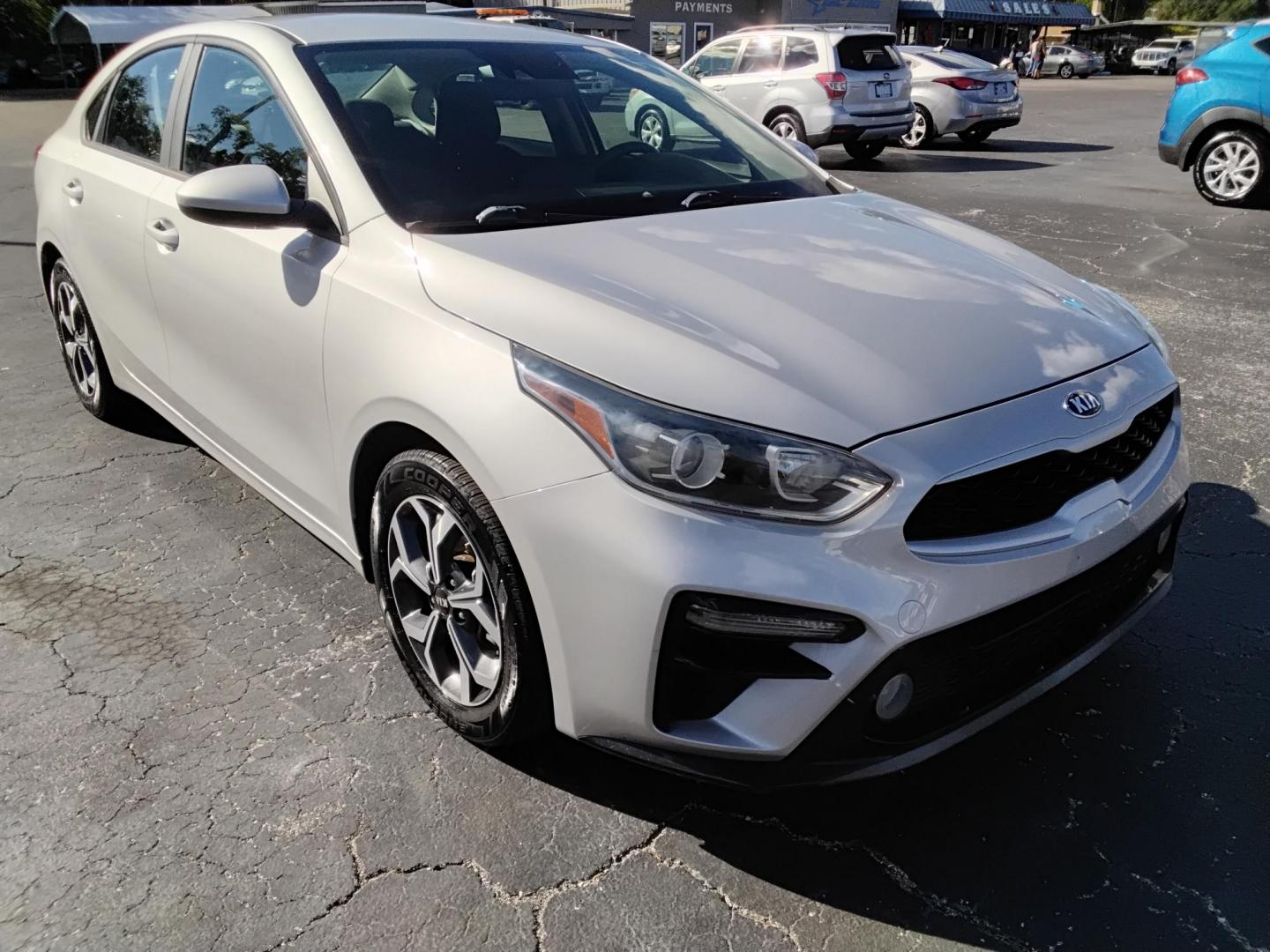 2019 GRAY /Grey Kia Forte LX 6A (3KPF24AD1KE) with an 2.0L L4 DOHC 16V engine, 6A transmission, located at 6112 N Florida Avenue, Tampa, FL, 33604, (888) 521-5131, 27.954929, -82.459534 - 499$ DOWN PLUS TAX & TAG. - Photo#3