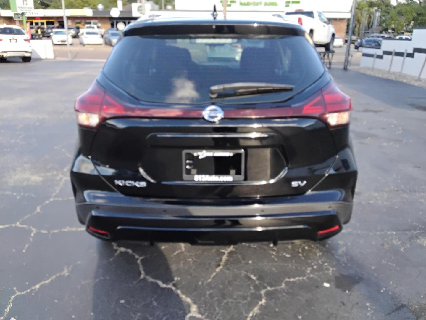2021 BLACK /Grey Nissan Kicks SV (3N1CP5CV1ML) with an 1.6L L4 engine, CVT transmission, located at 6112 N Florida Avenue, Tampa, FL, 33604, (888) 521-5131, 27.954929, -82.459534 - 499$ DOWN PLUS TAX & TAG. - Photo#6