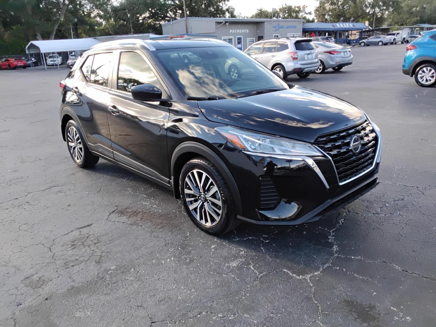 2021 BLACK /Grey Nissan Kicks SV (3N1CP5CV1ML) with an 1.6L L4 engine, CVT transmission, located at 6112 N Florida Avenue, Tampa, FL, 33604, (888) 521-5131, 27.954929, -82.459534 - 499$ DOWN PLUS TAX & TAG. - Photo#3