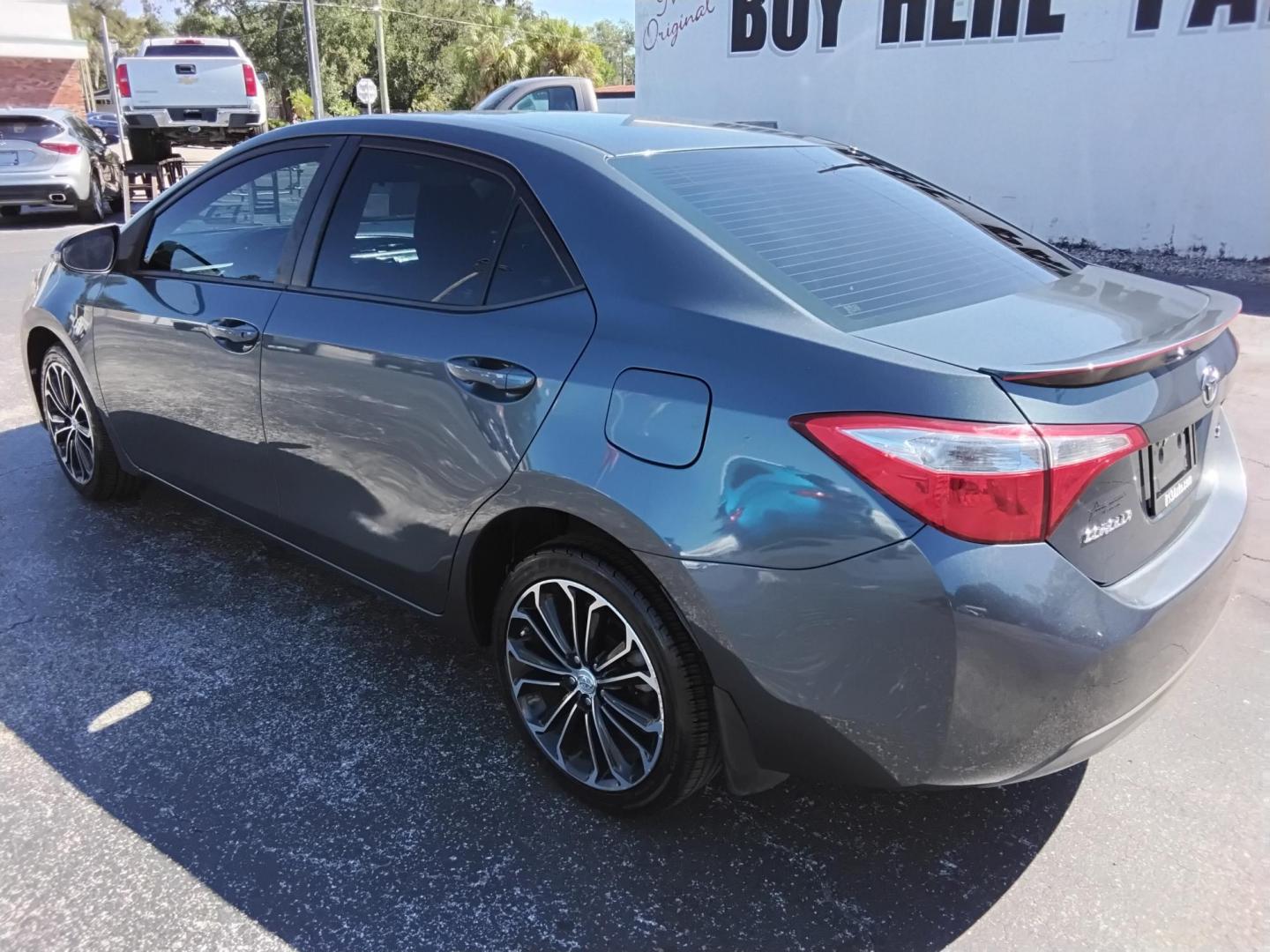 2015 GRAY /Grey Toyota Corolla L 4-Speed AT (2T1BURHEXFC) with an 1.8L L4 DOHC 16V engine, 4-Speed Automatic transmission, located at 6112 N Florida Avenue, Tampa, FL, 33604, (888) 521-5131, 27.954929, -82.459534 - 499$ DOWN PLUS TAX & TAG. - Photo#4